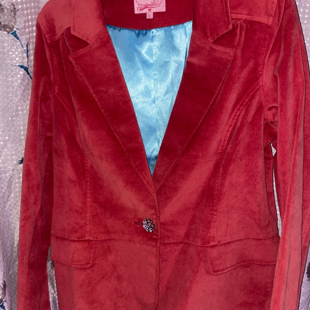 Luxurious Red Velvet Blazer with Notched Lapel